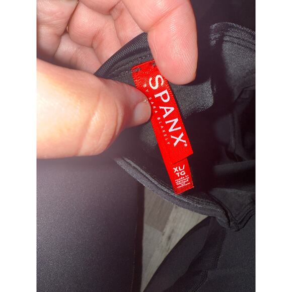 Women’s Matte Black Faux Leather Camo Spanx Leggings Size XL - Picture 4 of 7